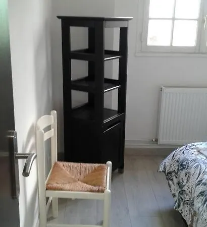Au Rez De Jardin Apartment