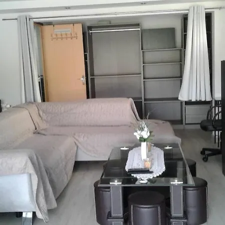 Apartment Au Rez De Jardin Morangis (Essonne)